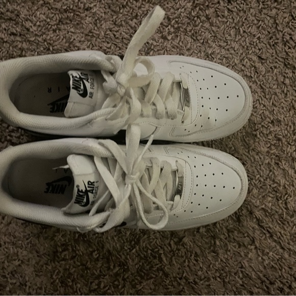 Air Force 1 - Picture 2 of 5